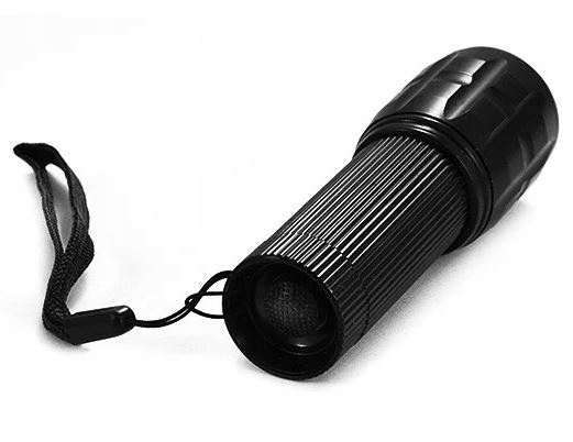 Mała mocna latarka LED  300 lm z zoomem 3xAAA aluminiowa obudowa — zdjęcie produktu
